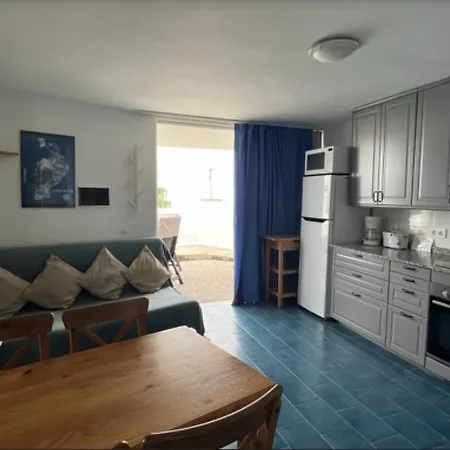 With Stunning Views بويرتو ذيل كارمين