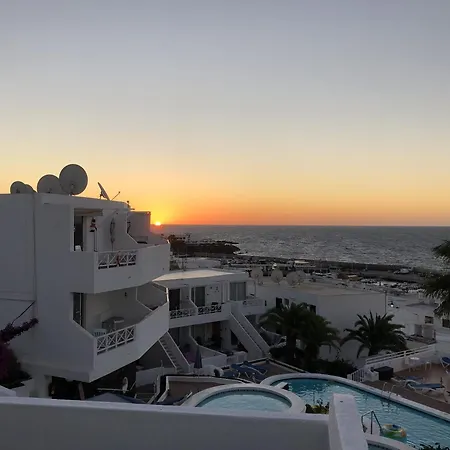 With Stunning Views بويرتو ذيل كارمين