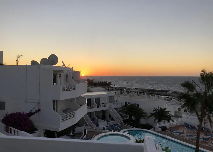 With Stunning Views بويرتو ذيل كارمين